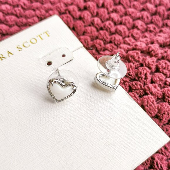 Kendra Scott Ivory Mother-Of-Pearl Ari Heart Silver Stud Earrings NEW WITH POUCH - Picture 3 of 3